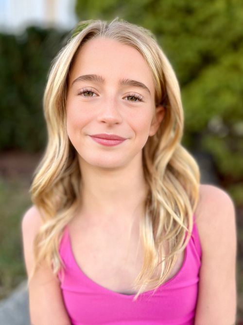 Chloe Brow